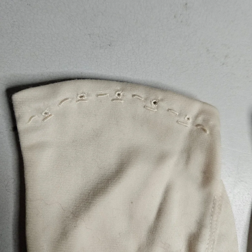 Vintage Cream Nylon Wrist Gloves Eyelet Detail Made in British Hong Kong‎ Size 6